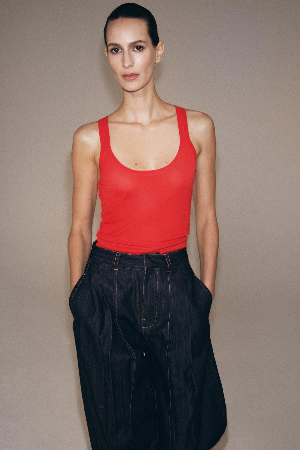 ТОП ИЗ ТОНКОГО ТРИКОТАЖА БЕЗ РУКАВОВ