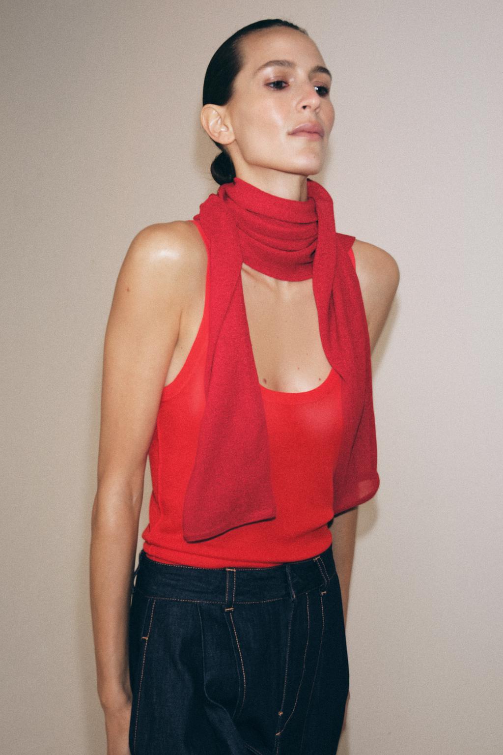 ТОП ИЗ ТОНКОГО ТРИКОТАЖА БЕЗ РУКАВОВ