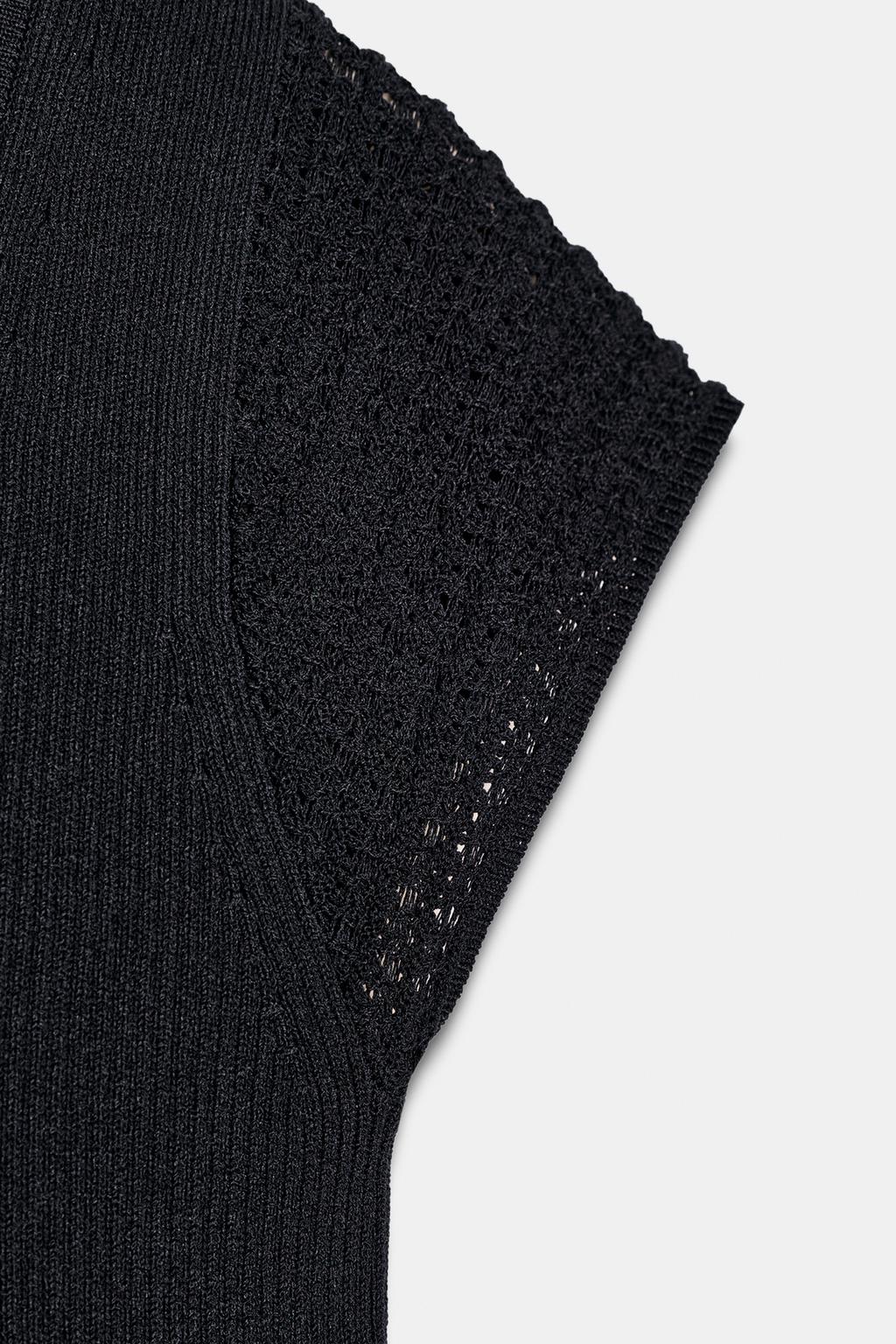 ТРИКОТАЖНЫЙ ТОП С КОМБИНИРОВАННЫМИ РУКАВАМИ