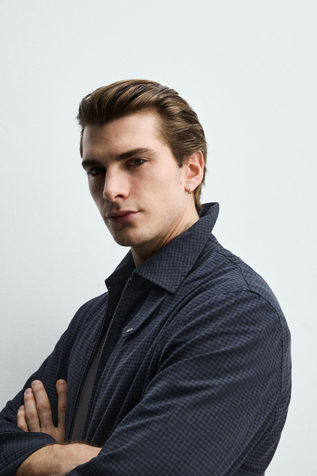 КУРТКА КЛАССИЧЕСКОГО КРОЯ В КЛЕТКУ