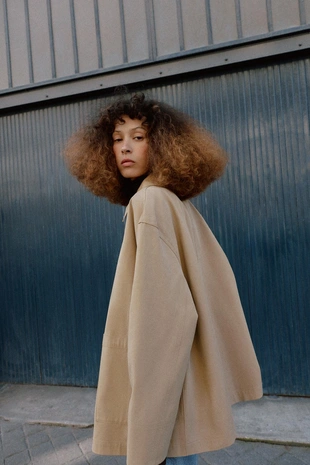 Жакет с накладными карманами- Заказать в России