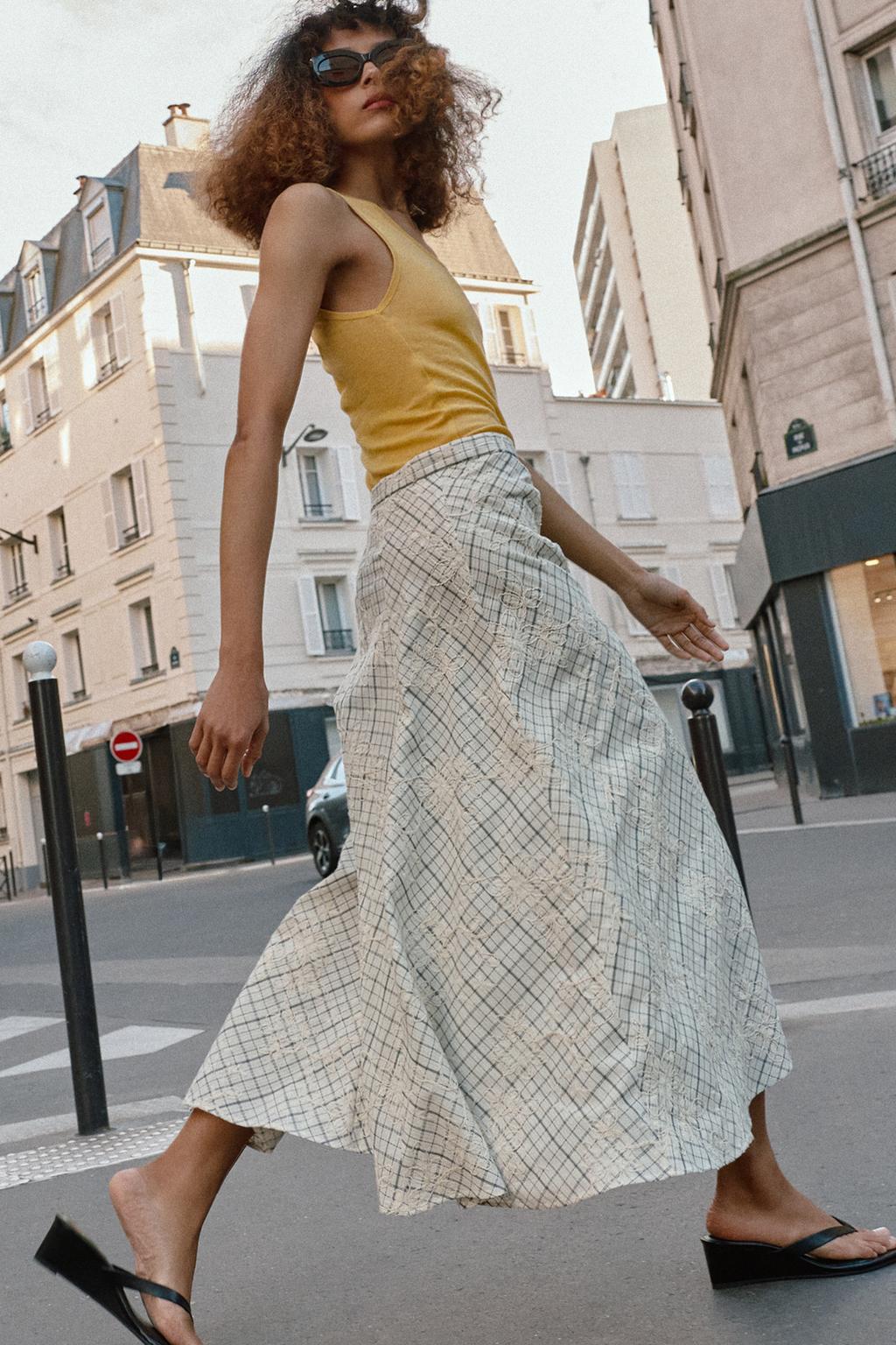 ЮБКА МИДИ В КЛЕТКУ С ВЫШИВКОЙ И ЗАВЯЗКАМИ