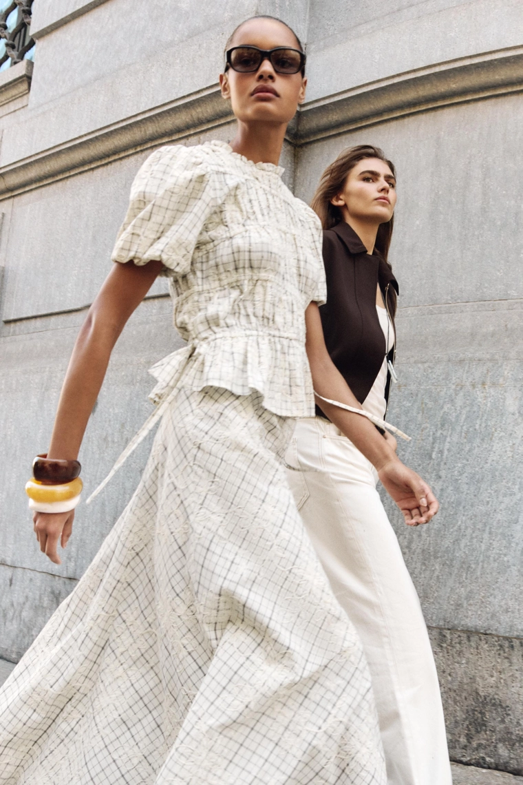 Юбка в клетку с вышивкой и бантами