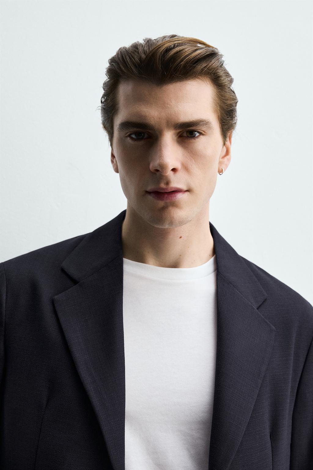 БЛЕЙЗЕР  ИЗ РЕЛЬЕФНОЙ ТКАНИ