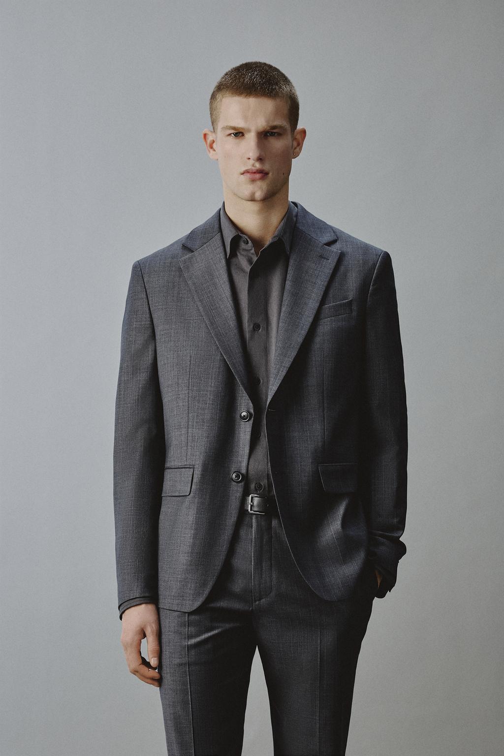 БЛЕЙЗЕР КЛАССИЧЕСКОГО КРОЯ В ПОЛОСКУ