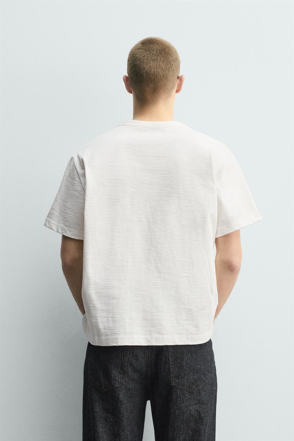 ФУТБОЛКА  ИЗ РЕЛЬЕФНОЙ ТКАНИ