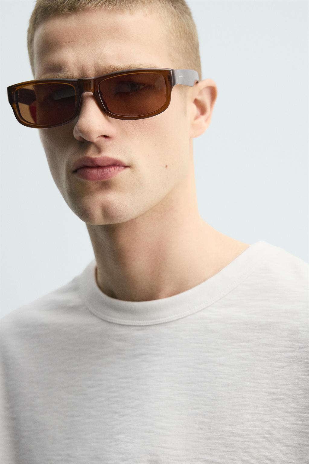 ФУТБОЛКА  ИЗ РЕЛЬЕФНОЙ ТКАНИ