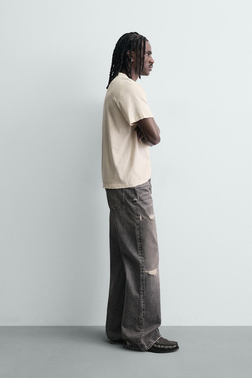 ФУТБОЛКА ИЗ ТКАНИ С ЭФФЕКТОМ ПОТЕРТОСТИ И ПРИНТОМ