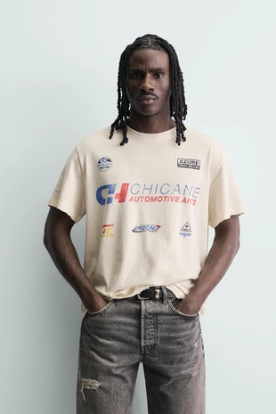 Футболка из ткани с эффектом потертости и принтом