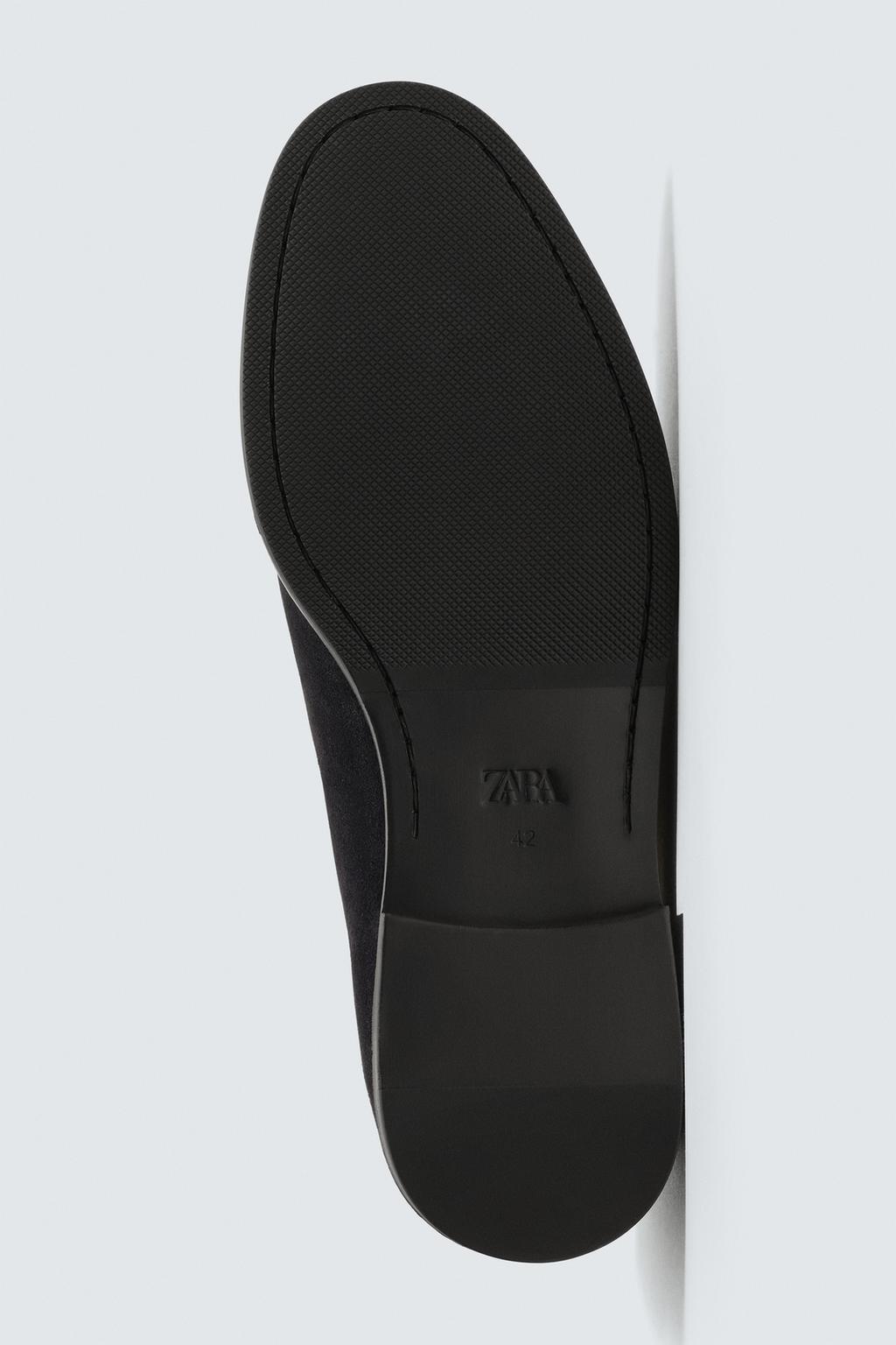 КОЖАНЫЕ ЛОФЕРЫ С КИСТОЧКАМИ