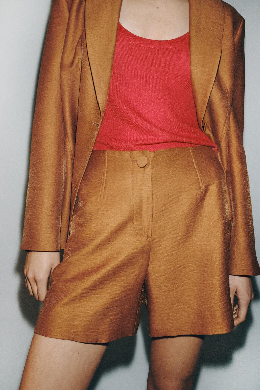 ШОРТЫ ИЗ ЛЬНА С ОБТЯНУТОЙ ПУГОВИЦЕЙ