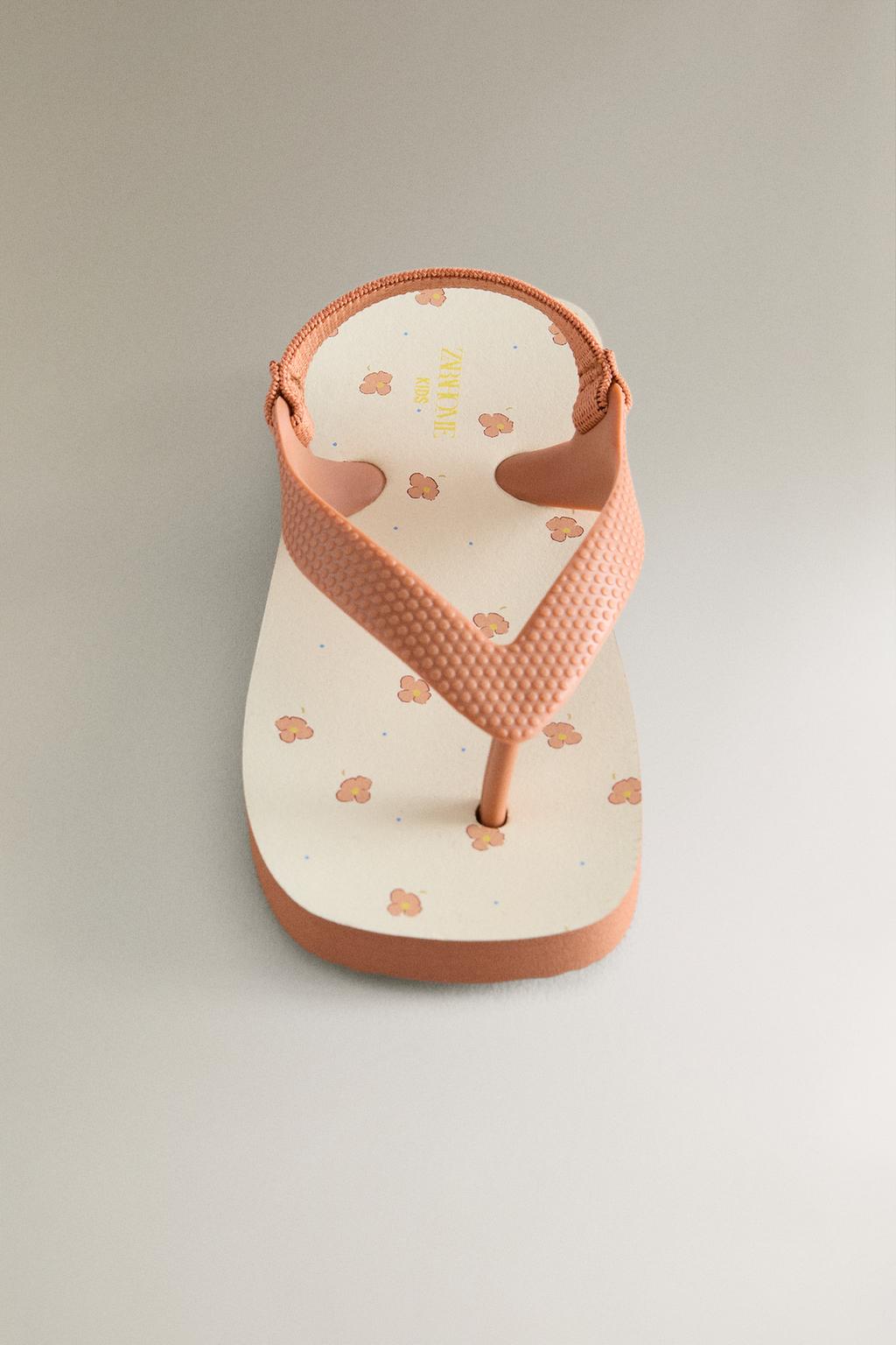 Детские сандалии с разделителем пальцев