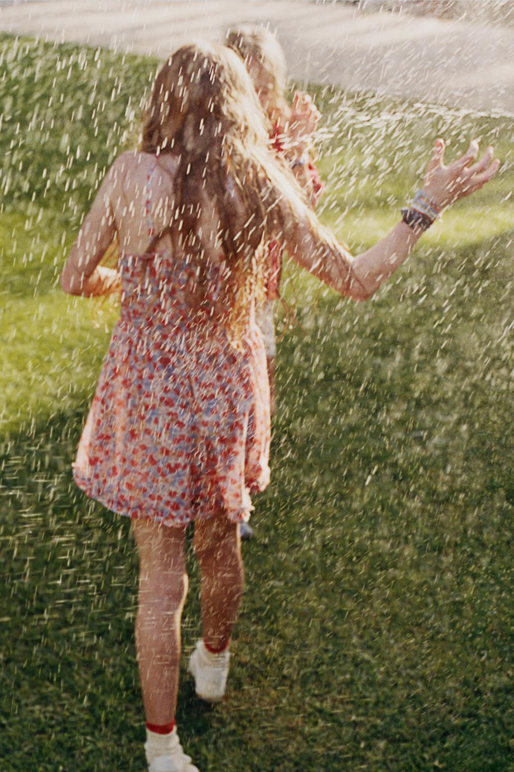 КОМБИНЕЗОН С ЦВЕТОЧНЫМ ПРИНТОМ