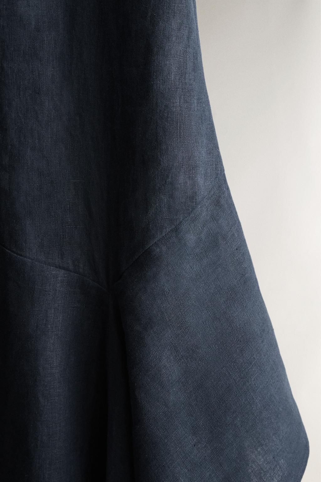 Пляжное льняное платье с асимметричным подолом