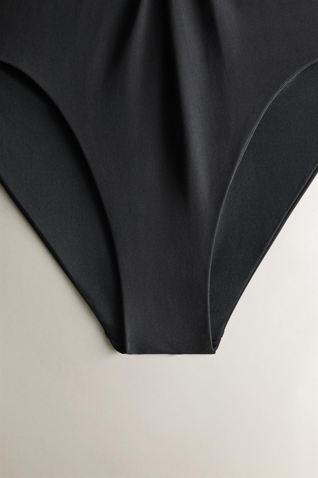 Купальник с завязкой на шее и узлом