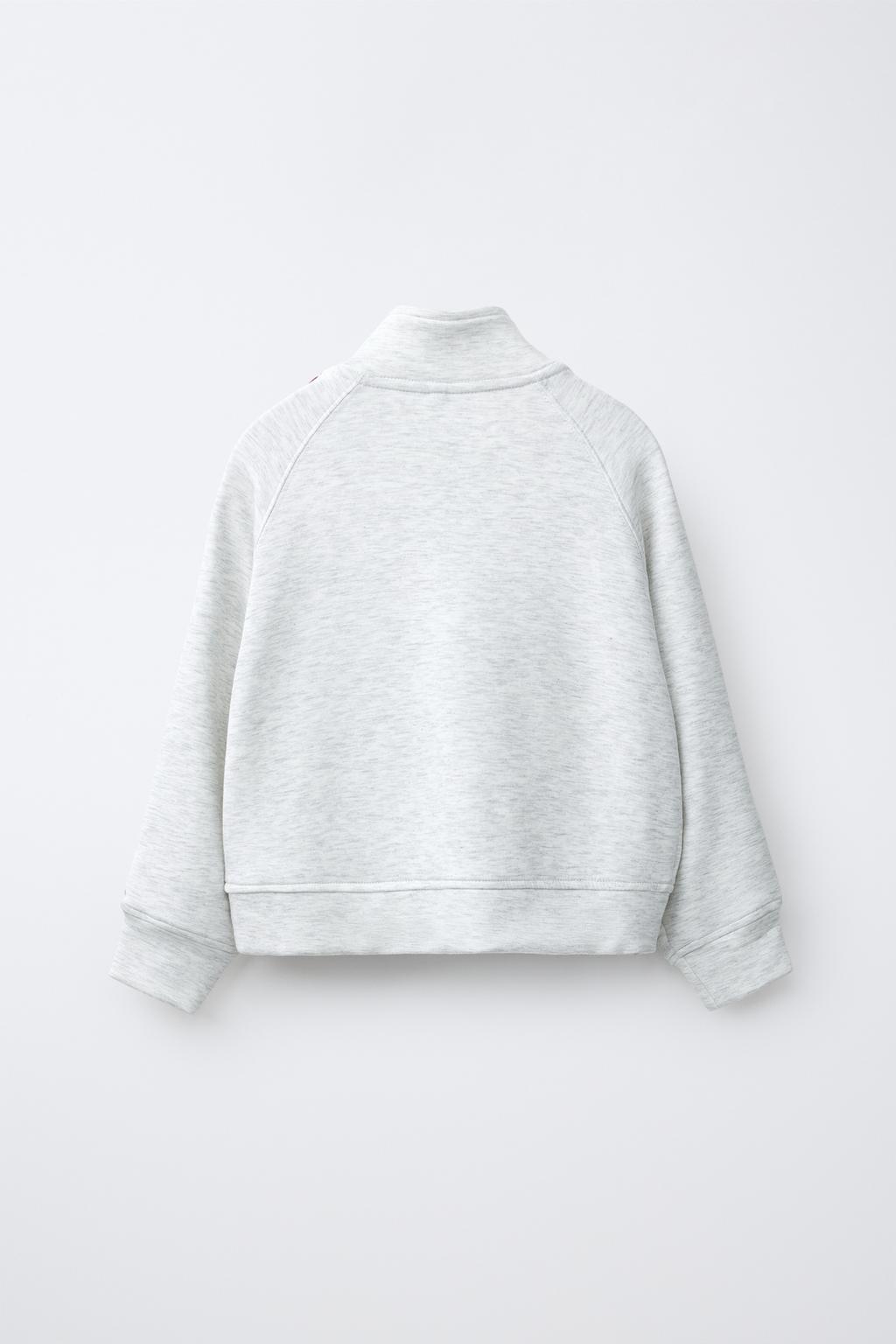 ТОЛСТОВКА НА МОЛНИИ В СПОРТИВНОМ СТИЛЕ