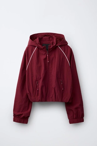 Спортивная куртка с контрастными деталями- Заказать в России