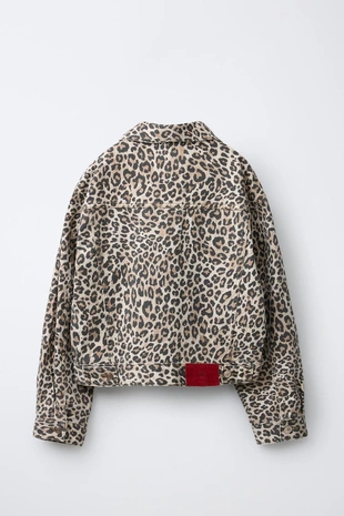 Джинсовая куртка с анималистическим принтом- Заказать в России