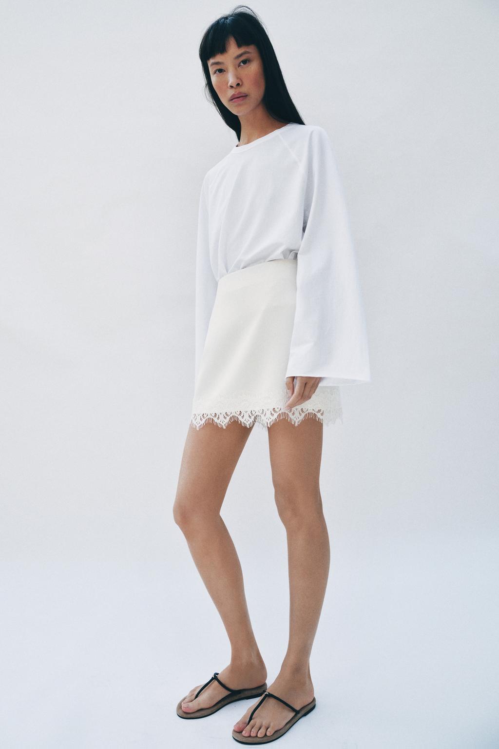 ЮБКА-ШОРТЫ С КРУЖЕВНЫМ НИЗОМ