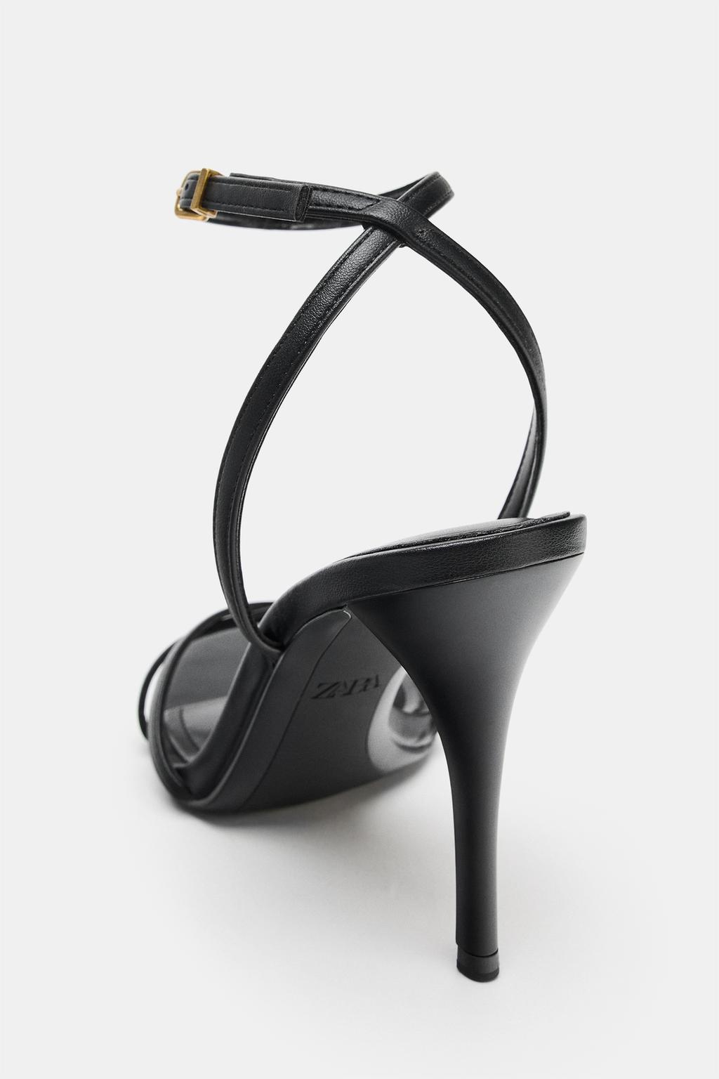 БОСОНОЖКИ НА КАБЛУКЕ С ПЕРЕКРЕЩИВАЮЩИМИСЯ РЕМЕШКАМИ