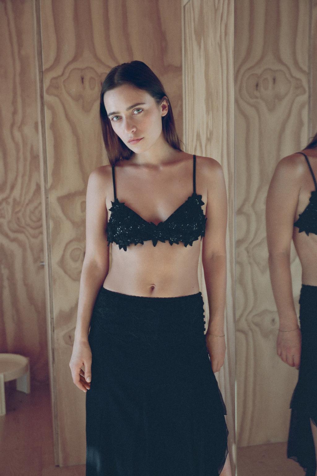 БРАЛЕТТ С ЦВЕТОЧНЫМ РЕЛЬЕФОМ И БИСЕРОМ