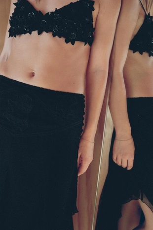 Бралетт с цветочным рельефом и бисером- Заказать в России