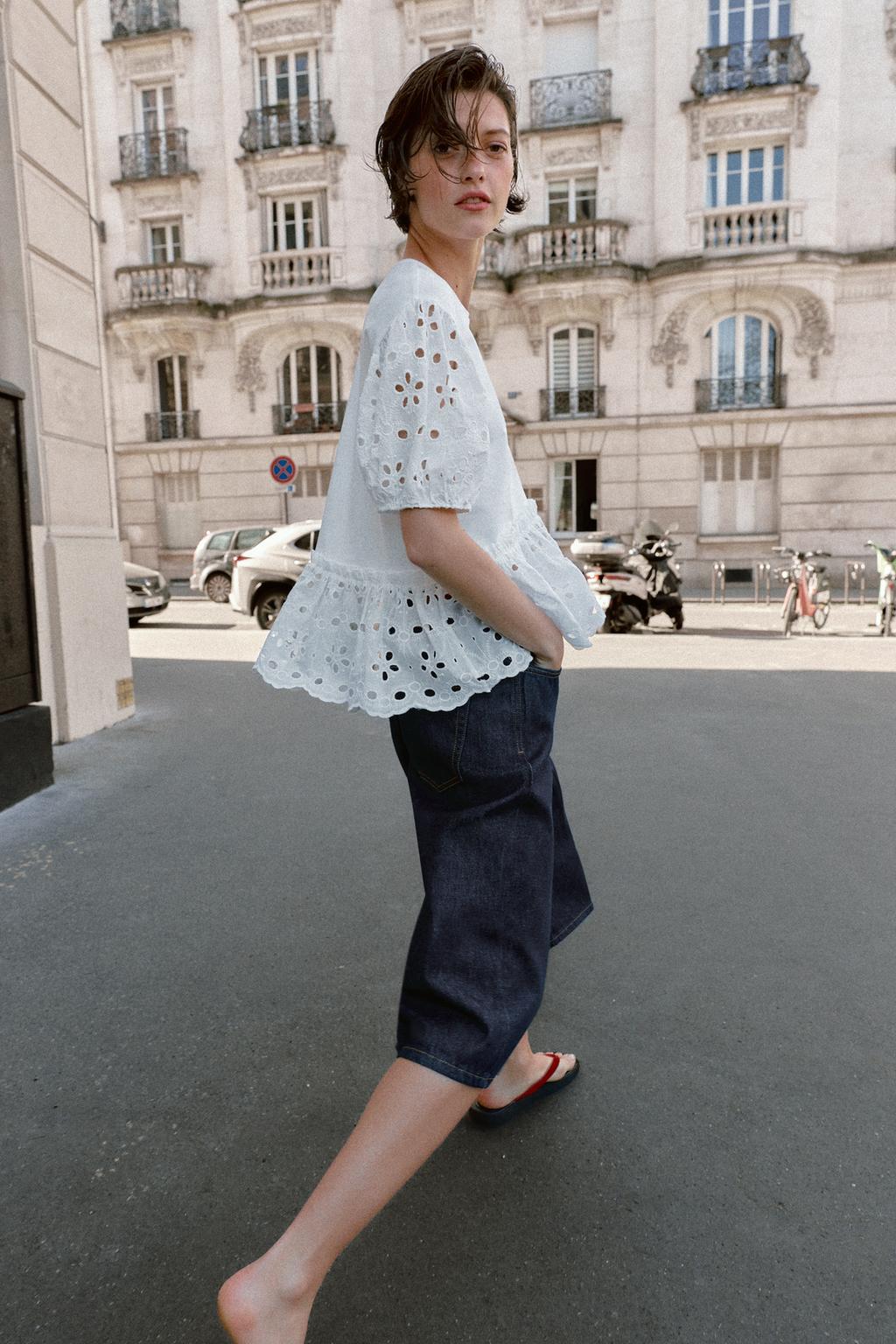 ФУТБОЛКА С КОРОТКИМИ РУКАВАМИ И ВЫШИВКОЙ