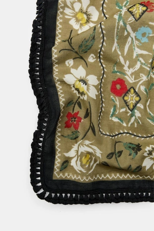 Платок с цветочным принтом и бахромой- Заказать в России