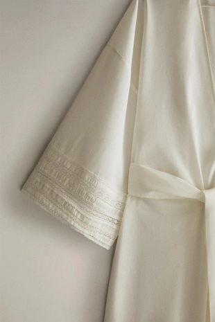 Халат с кружевными деталями- Заказать в России