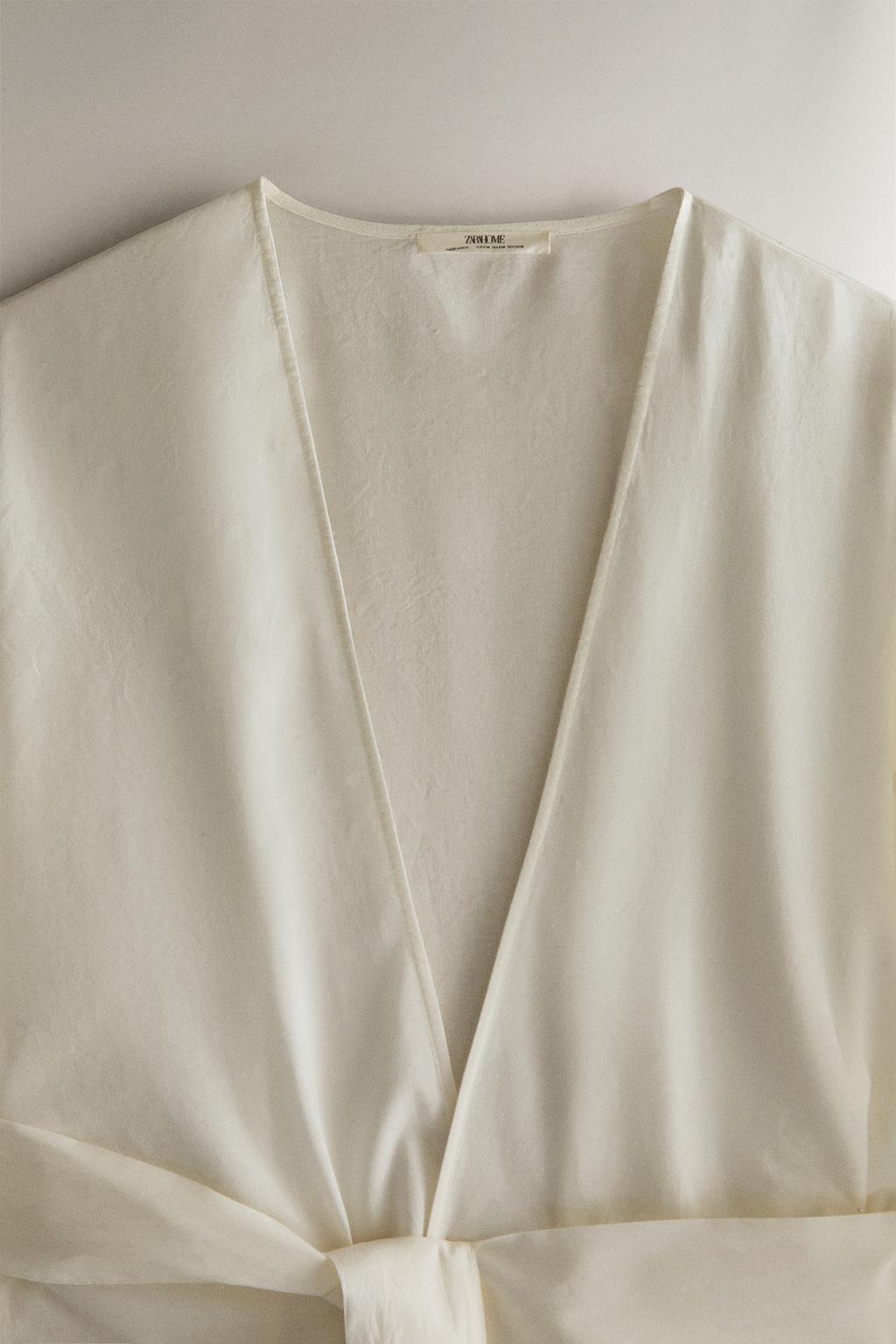 Халат с кружевными деталями