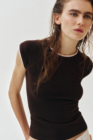 Футболка с двойным эффектом коротких рукавов