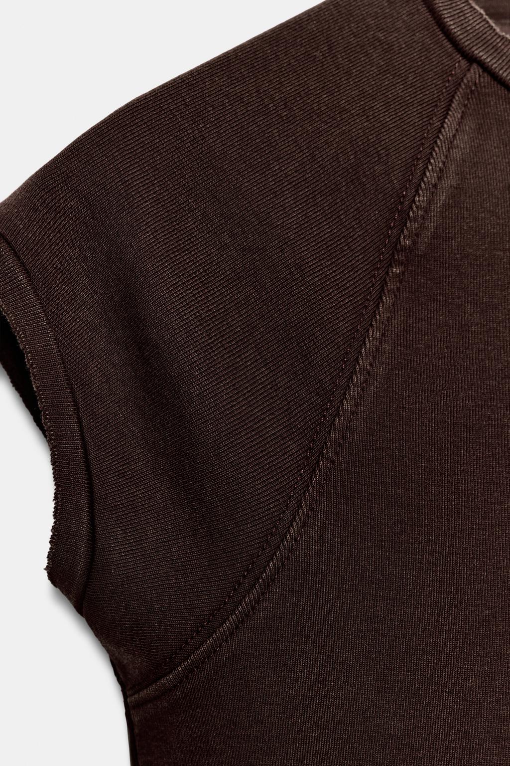 ФУТБОЛКА С ЭФФЕКТОМ ПОТЕРТОСТИ И РЕГЛАНОМ