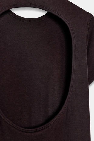 Футболка с вырезом на спине- Заказать в России