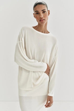 Свитер оверсайз из тонкого трикотажа- Заказать в России