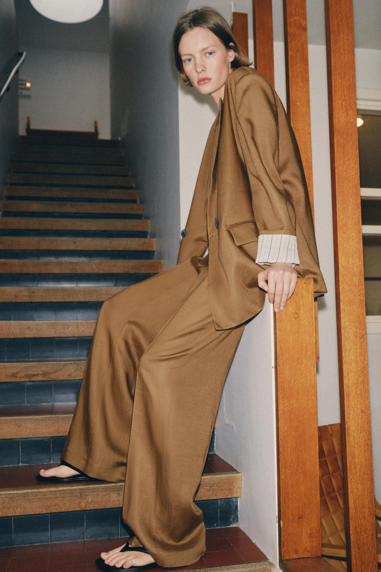 Комплект льняных брюк прямого кроя