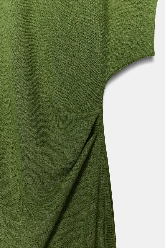 ДЛИННОЕ ПЛАТЬЕ СО СБОРКАМИ