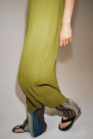 Платье без бретелек, текстурированное- Заказать в России