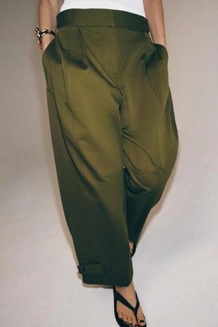 Брюки чинос с хлястиками — коллекция Zara «Zw»- Заказать в России