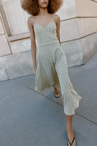 Платье миди в клетку с бретелями- Заказать в России