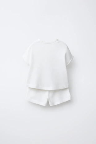 Набор из футболки с воротником-трапецией и бермуд