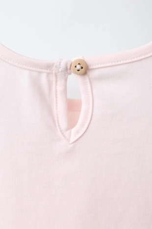 Футболка со швейцарской вышивкой