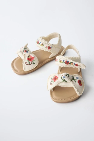 Сандалии с вышивкой- Заказать в России