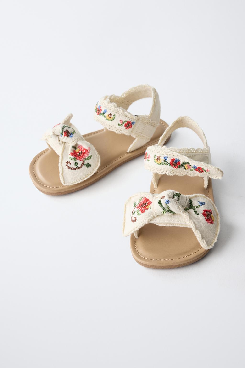 САНДАЛИИ С ВЫШИВКОЙ