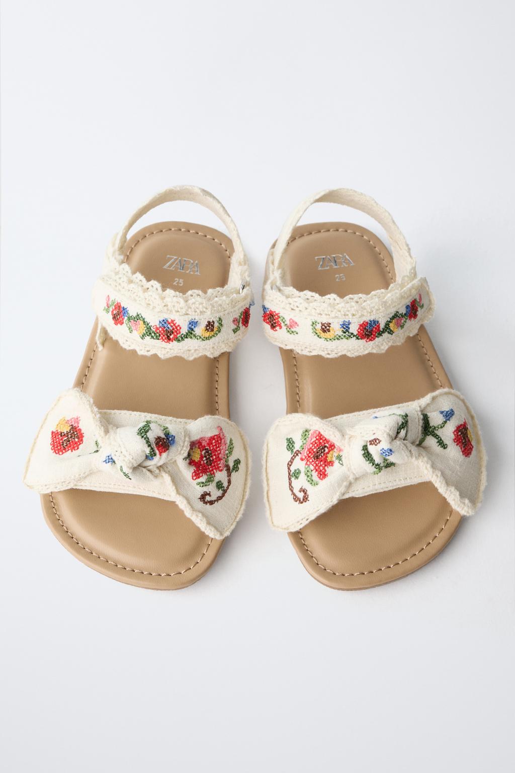 САНДАЛИИ С ВЫШИВКОЙ