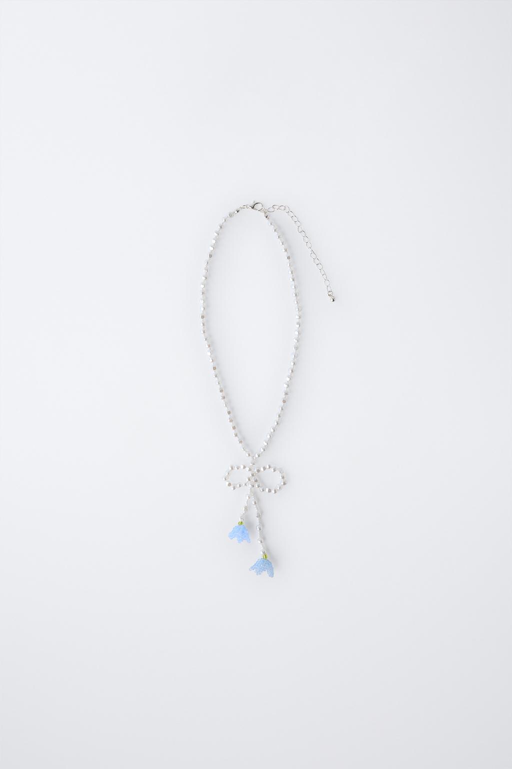 ОЖЕРЕЛЬЕ ИЗ ИСКУССТВЕННОГО ЖЕМЧУГА С ЦВЕТОЧНЫМ ПРИНТОМ И БУСИНАМИ