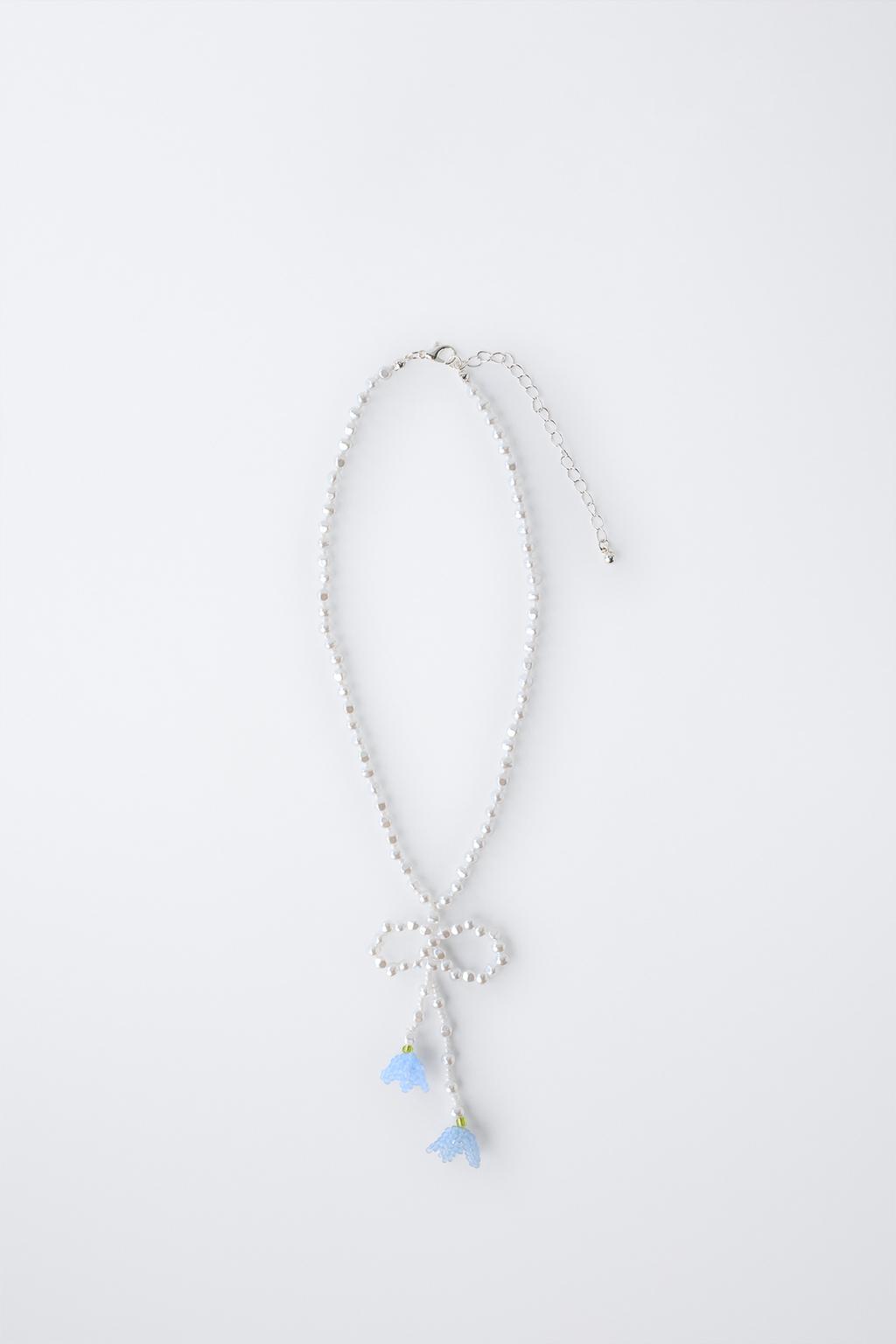 ОЖЕРЕЛЬЕ ИЗ ИСКУССТВЕННОГО ЖЕМЧУГА С ЦВЕТОЧНЫМ ПРИНТОМ И БУСИНАМИ