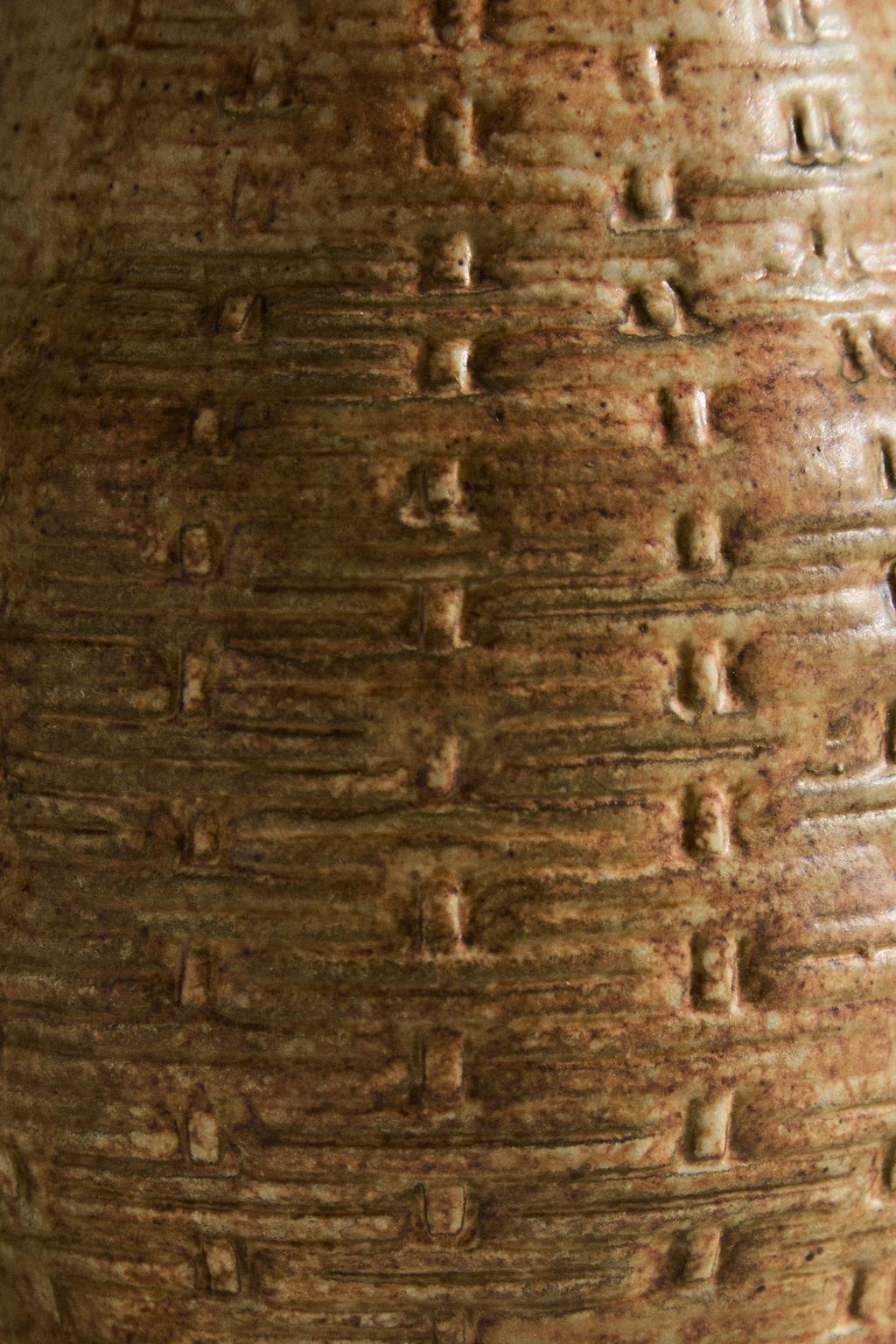 Нестандартная глиняная ваза