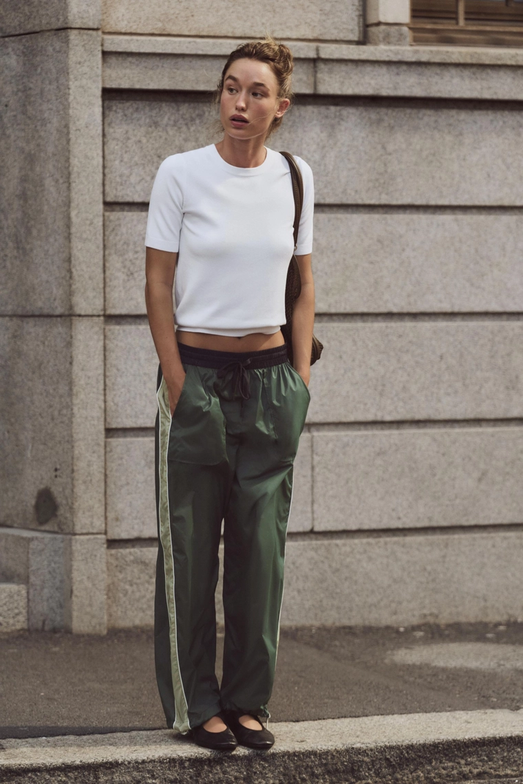 Трикотажный свитер с короткими рукавами