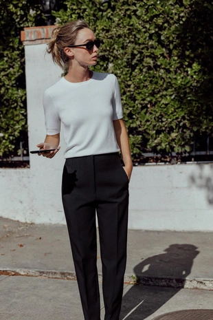 Базовый однотонный трикотажный топ с короткими рукавами- Заказать в России