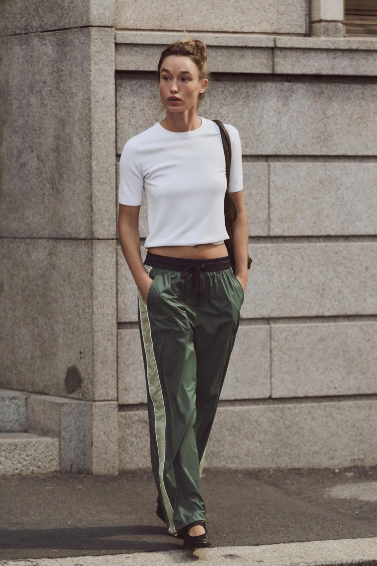 Трикотажный свитер с короткими рукавами